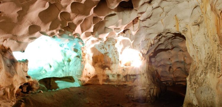 تحقیقات باستان شناسی انجام شده در غار کارائین